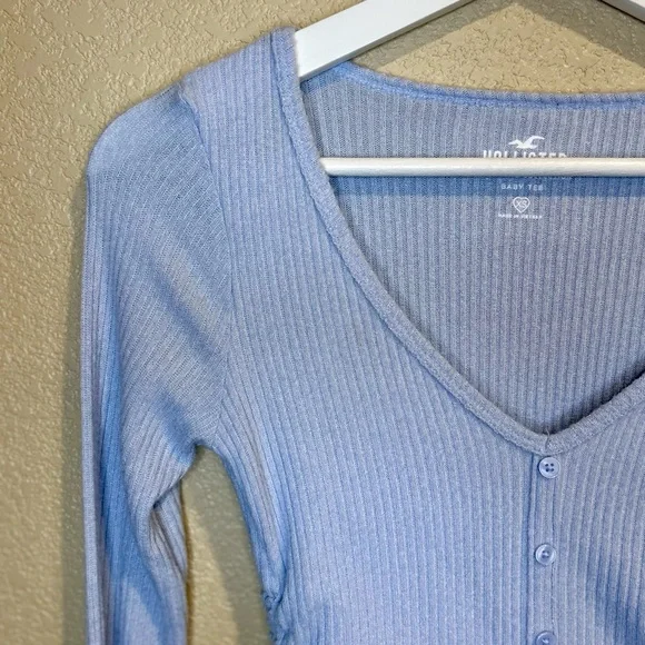 Hollister Must Have Collection Baby Tee Long Sleeve Tie Sides Size XS Periwinkle - Picture 4 of 6